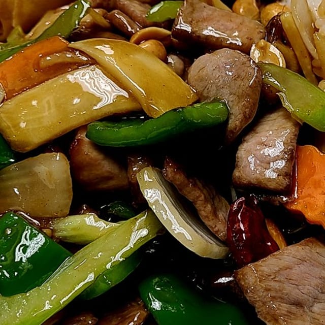 Kung Pao pork(Quart size only serve with rice).