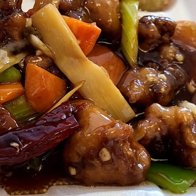 General Tso’s Pork (Quart Size serve w/ stream or fried rice ).